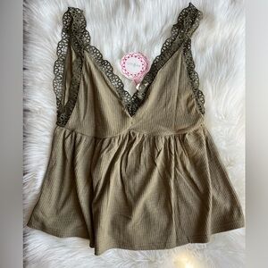 🆕 Umgee Women's Olive Green Ribbed Cami Tank Top with Crochet Lace Trim V-Neck S